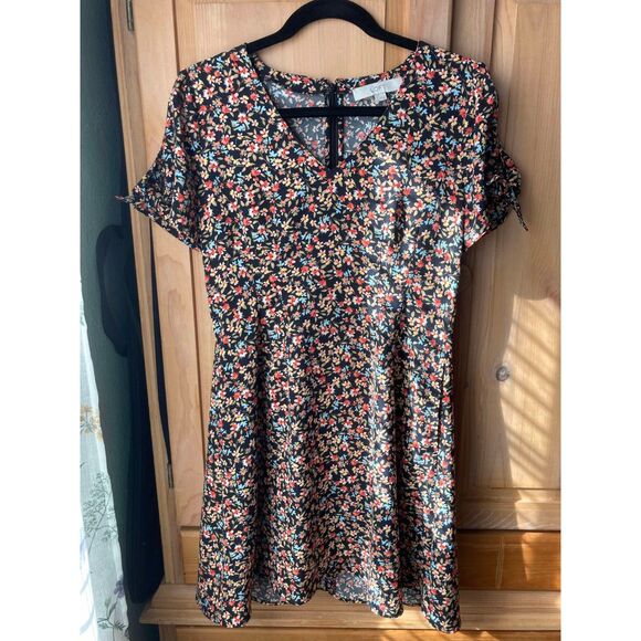 Loft | NWOT Floral Tie Sleeve Pocket Flare Dress | Size 2 - Picture 2 of 7